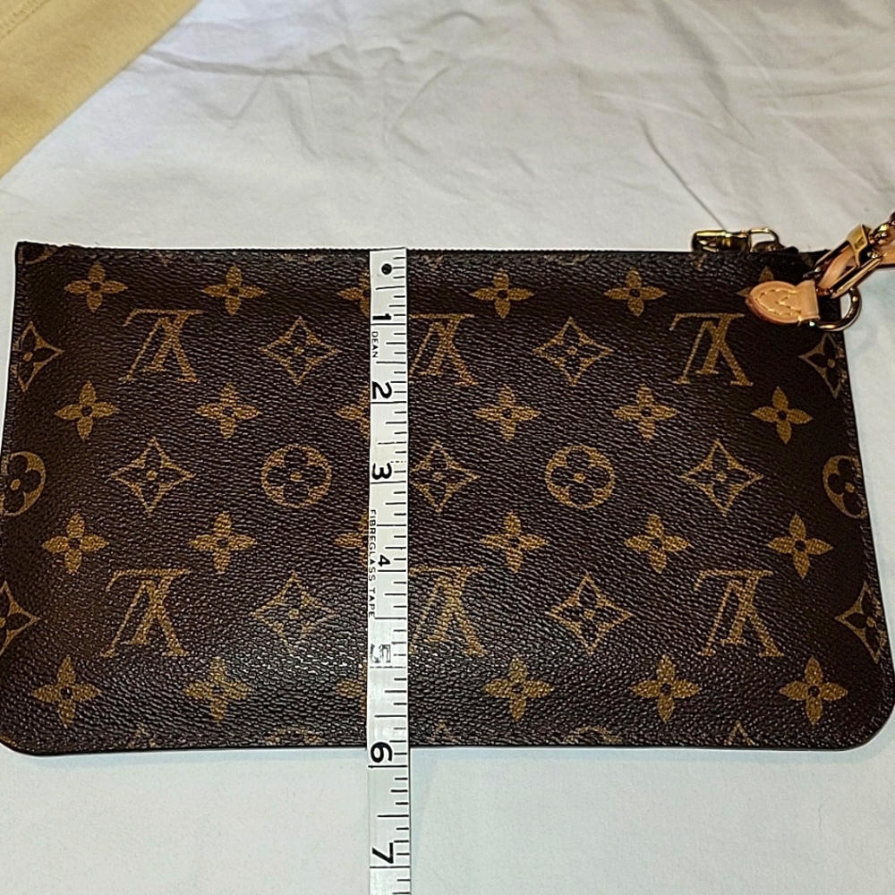 Authentic Louis Vuitton Neverfull GM Monogram Wrislet/Clutch - Picture 4 of 14